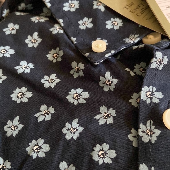 Men's Every Wear Long Sleeve Button-Down
Shirt - Goodfellow & Com Navy Blue L - Picture 6 of 7